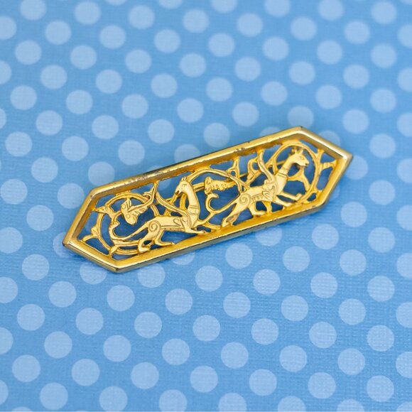Vintage Gold Tone Abstract Symbolic Dragons Brooch - M36 - Picture 1 of 2